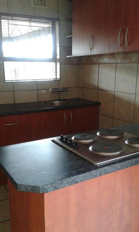 To Let 2 Bedroom Property for Rent in Peerless Park Western Cape